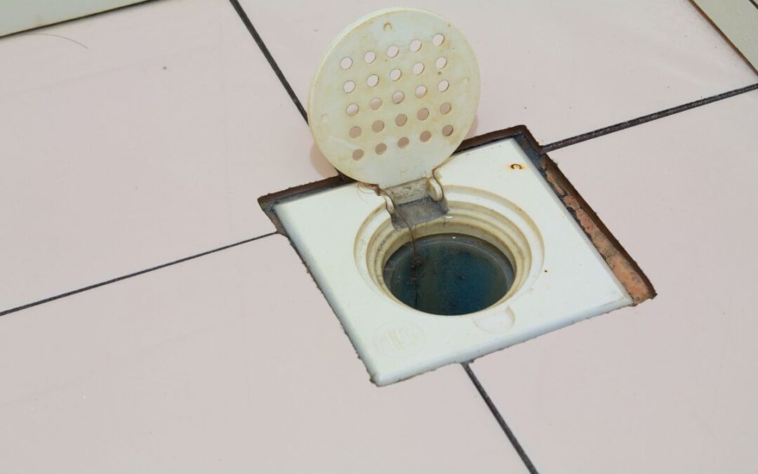 Colonne di scarico condominiali: perché si intasano sempre negli stessi appartamenti (e come prevenire)