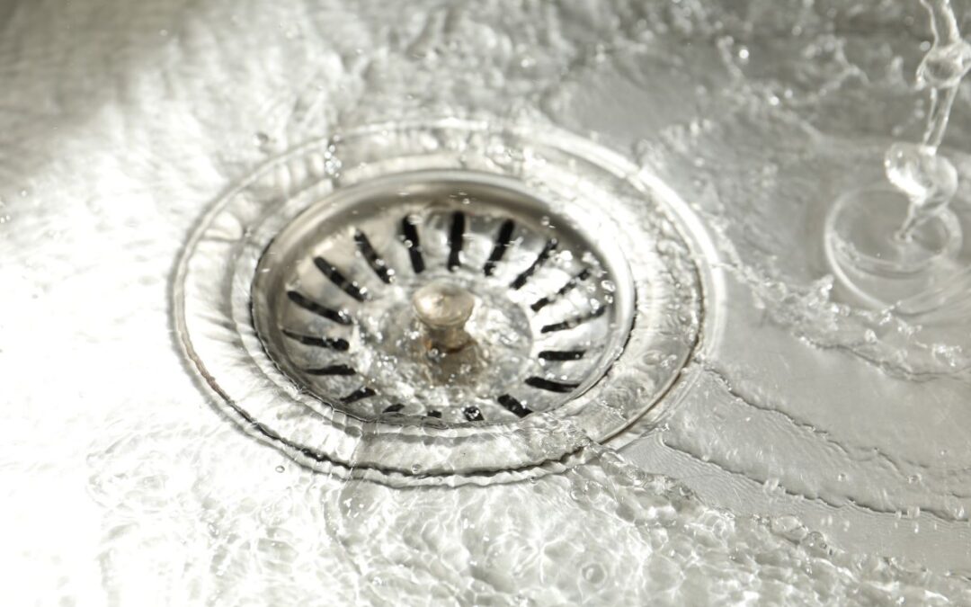 Cattivi odori dagli scarichi: da cosa dipendono davvero (e quando intervenire)